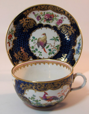 Stände Silikon China exotische Vögel Waage blau Teetasse & Untertasse Lot P um 1910