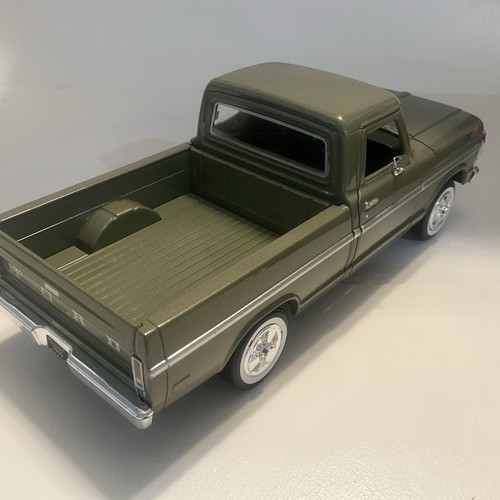 Motor Max American Classic 1:24 1969 Ford F-100 Pickup grün 79315 - Bild 6 von 10