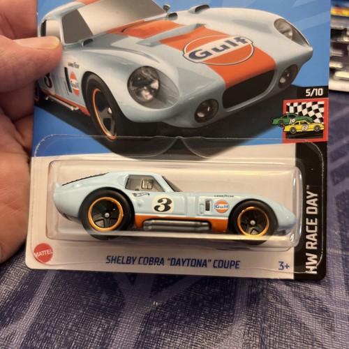Hot Wheels 2024 #122/250 - Shelby Cobra "Daytona" Coupe - Gulf Oil - HW Race Day - Picture 2 of 3