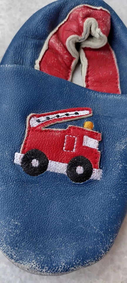 Rare wonderful vintage baby shoes - Image 2 of 3