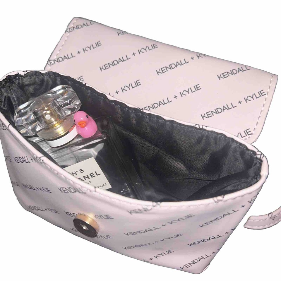 New Kendall & Kylie Jenner Crossbody Wallet Light Pink. Clutch, Style