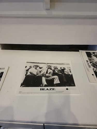 Original Blaze Movie Press Book Press Kit Paul Newman - Picture 10 of 14