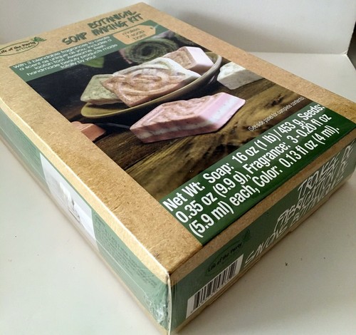 Botanical Soap Making Kit - Life of the Party Artisan - Picture 3 of 3