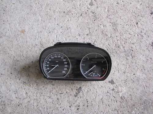 BMW 1er E81 E82 E87 LCI 123d N47S Tacho Kombiinstrument 9187334