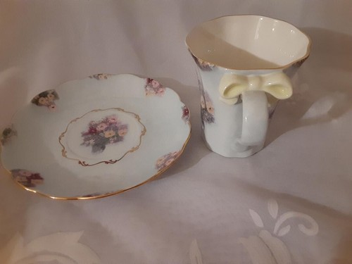 Lena Liu Bradford Garden Treasures Topaz Tulip Floral Teacup and Saucer - Picture 4 of 6