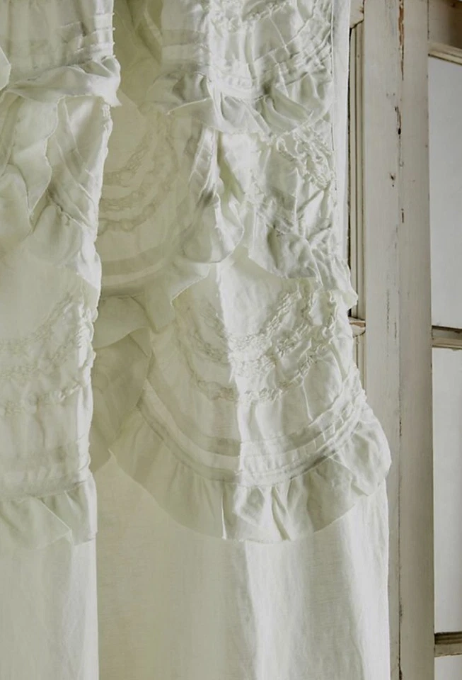 Panel de cortina Anthropologie Rivulet acolchado volante escondido verde menta 50 x 84 NUEVO Foto 2 de 2