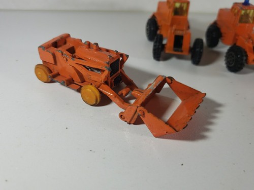 2 Zylmex Zee Toy Hydraulic Excavators P318 & Int'l Dozer Diecast Hong Kong As Is - Picture 3 of 9
