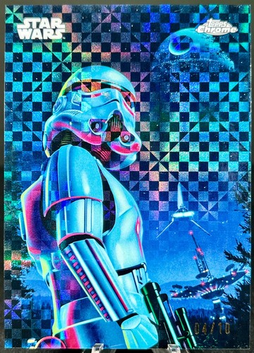 2025 Topps Chrome Star Wars 🔥 STORMTROOPER X-Fractor Kyber Light 04 /10 (SSP) - Picture 2 of 6