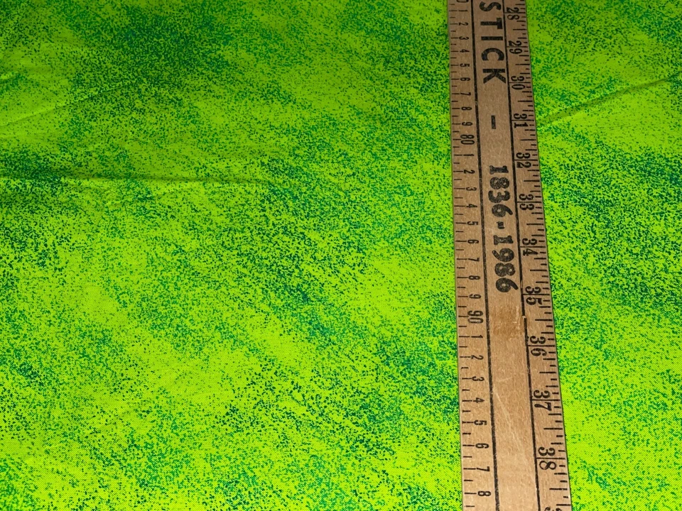 Tela de edredón de algodón tono sobre tono verde lima Kaufman "Block Party" de 1/2 yarda BTHY Foto 3 de 4