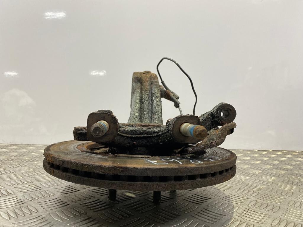 2007 Mazda 6 MK1 2.0L Diesel Manual Right Front Driver Side Hub