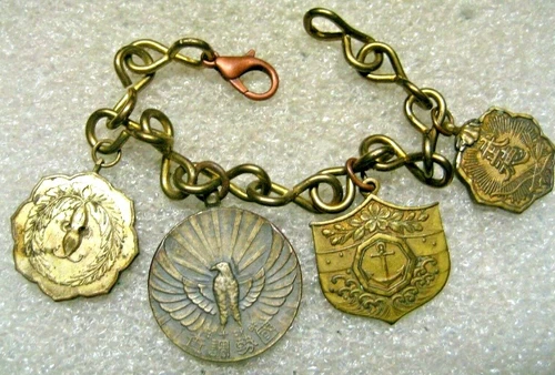 /Japanese Military Families Assoc.Medals Charm Bracelet ww2