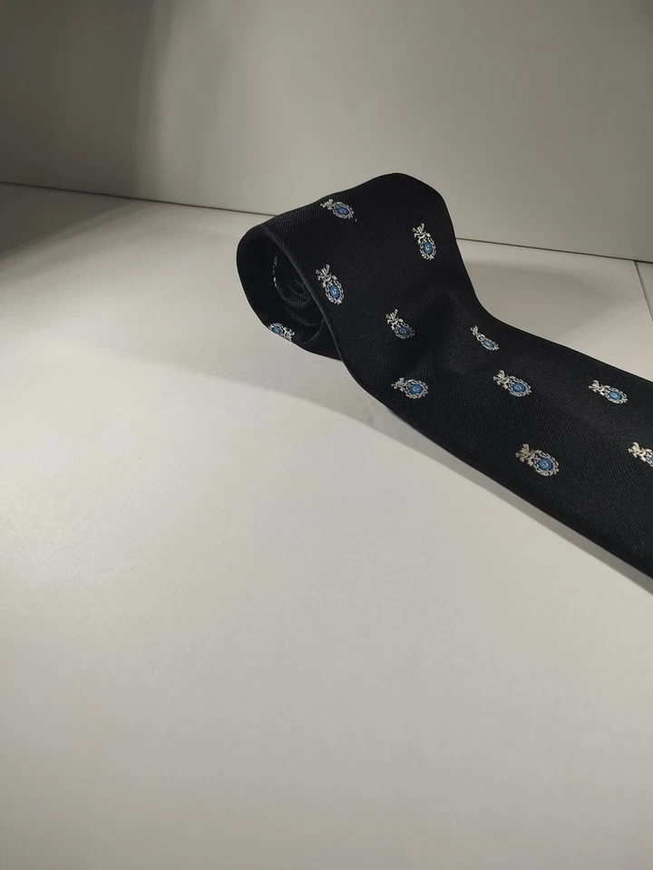 Gravata masculina vintage coleção Churchill emblema costurado azul marinho 3,5" - Imagem 3 de 4