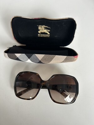Womens\'s Burberry Sunglasses with Case Amazon.com: BURBERRY BE4160 34338G 58M Black/Grey Gradient  main image 3