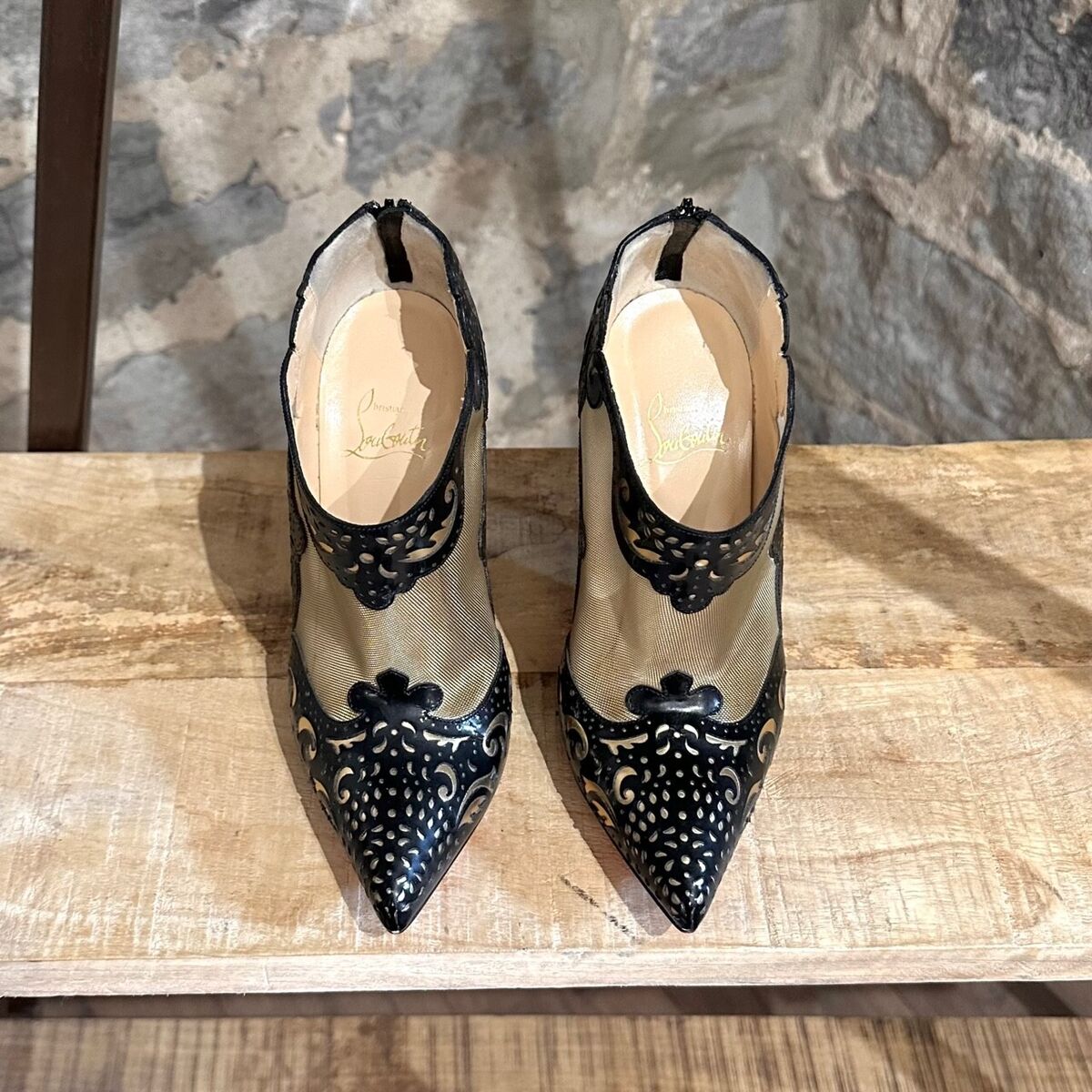Christian Louboutin Mandolina 120 Black Laser Cut Gold Mesh Christian Louboutin Mandolina 120 Black Laser Cut Gold Mesh