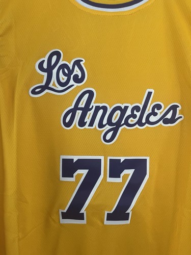 Luka Dončić #77 Los Angeles Lakers Custom Jersey - Size 48 - 第 4/12 張圖片