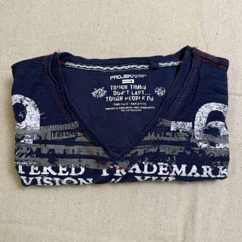 Projek Raw T-Shirt Men's Size M Navy Graphic Print Logo V-Neck Short Sleeve Tee - Picture 2 of 9