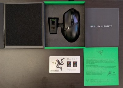 Razer Basilisk Ultimate HyperSpeed Chroma Wireless Gaming Mouse w/ Charging Dock
