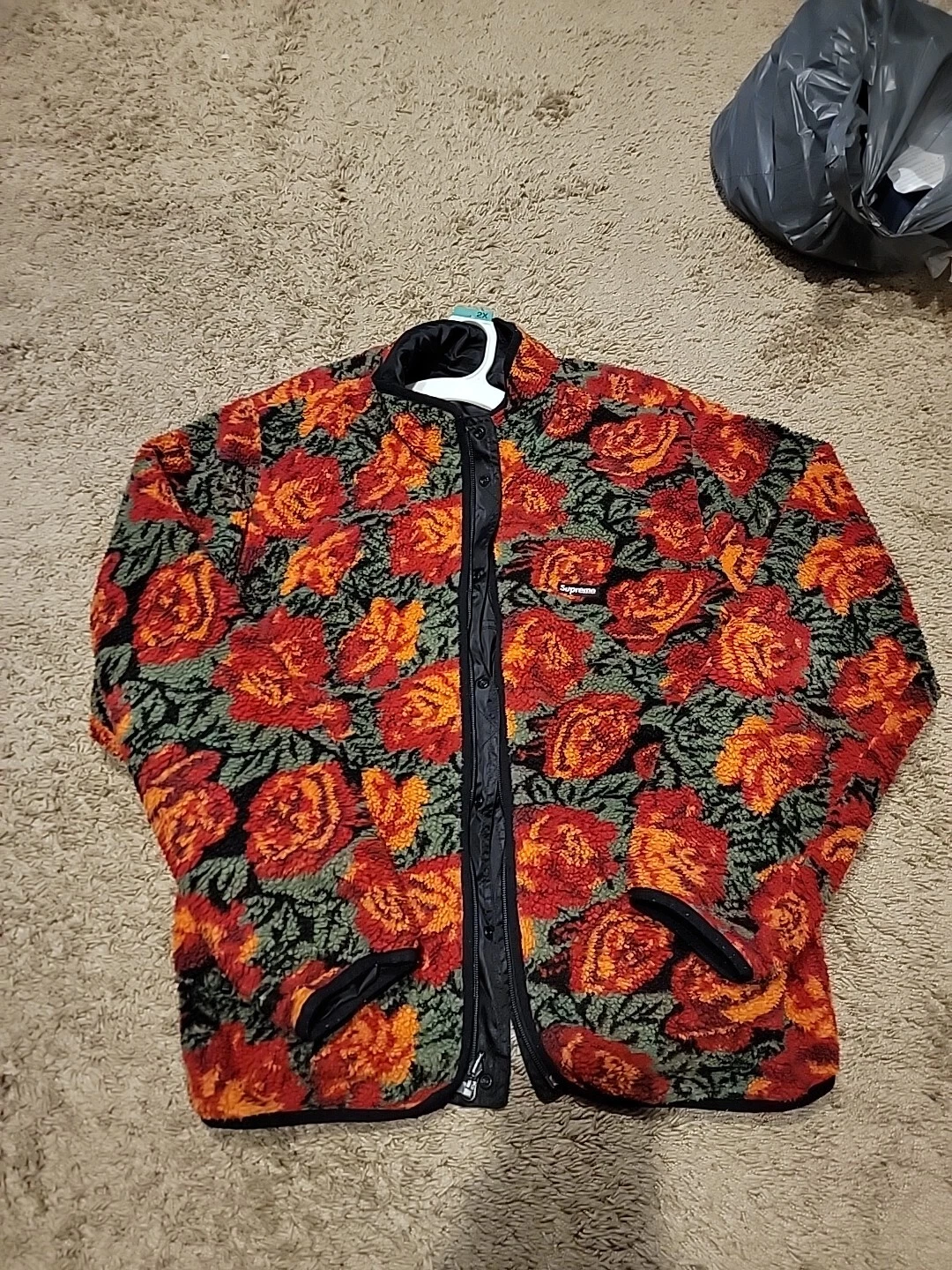 Veste sherpa réversible Supreme FW 16 roses taille L