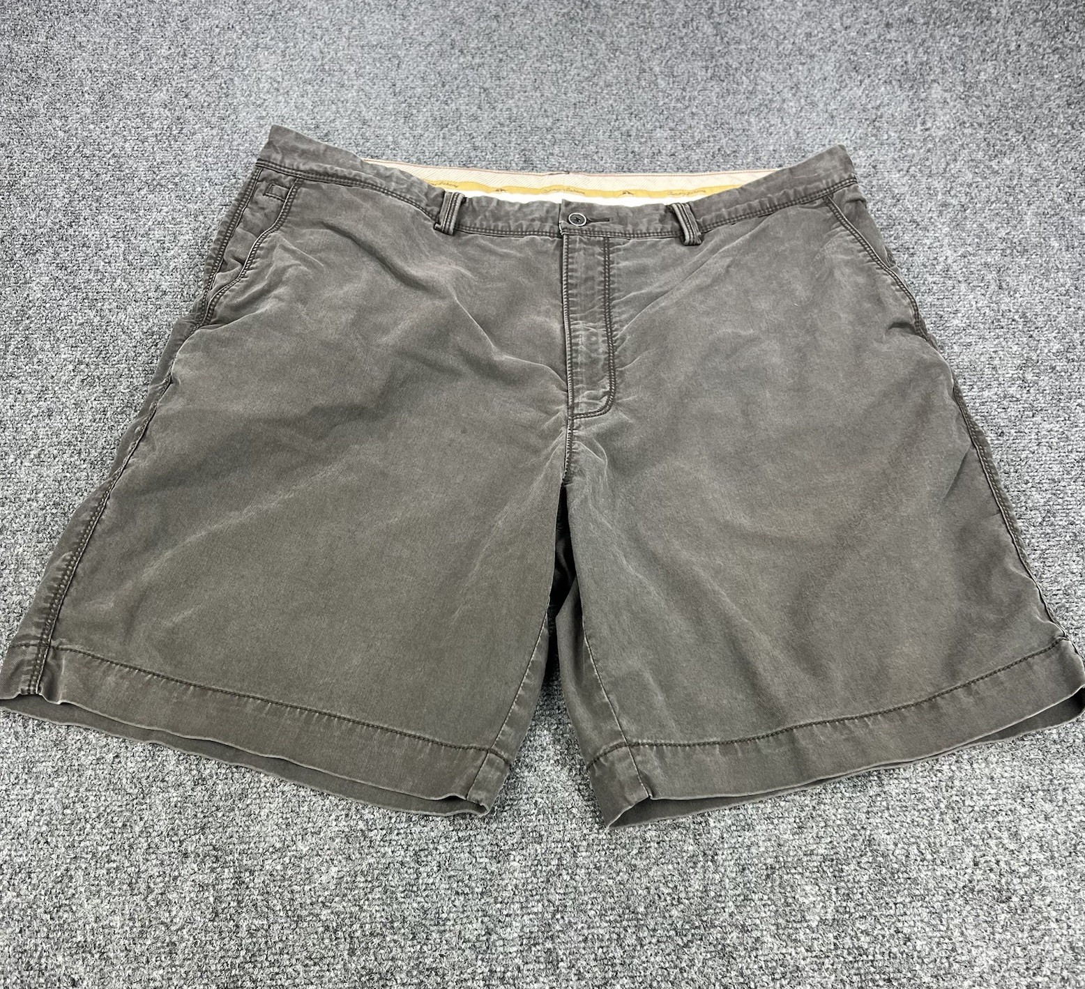 Tommy Bahama Shorts Mens 40 Brown Beige Tencel Cargo Pockets Lightweight Chino