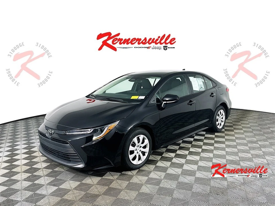 2024 Toyota Corolla LE FWD 4dr Sedan Backup Camera Leather Seats Bluetooth - Image 3 of 4