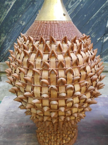 VINTAGE PAIR MID CENTURY MODERN BASKETWEAVE HANGING LIGHT SHADES - Picture 9 of 13