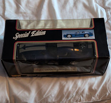 MAISTO Special Edition 1:18 Diecast Model Dodge Viper GTS 1996 - Blue/White