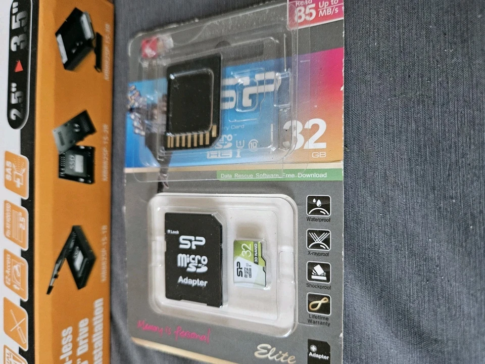 ICY Dock MB882SP-1S-2B / SATA HDD 2.5" -3.5" Converter Case NEW Plus Cards! - Image 2 of 4