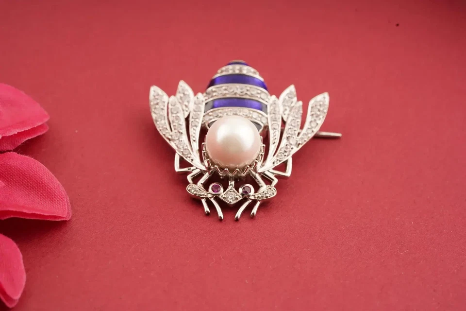 Broche prendedor de abeja miel perla blanca simulada corte redondo de 4 quilates enchapado en oro amarillo de 14 quilates Foto 4 de 4