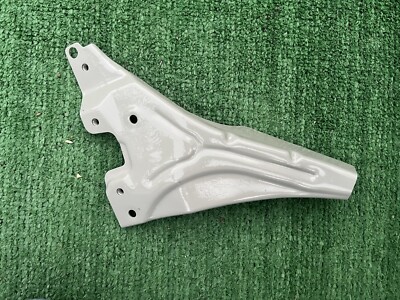 2019-2021 Kia Seltos Mounting Bracket Fender & Bumper Left Genuine ...
