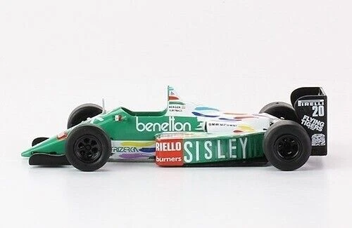Benetton B186 1986 Gerhard Berger Rare Formula 1 F1 Diecast Car 1:43 + Magazine - Image 2 of 3