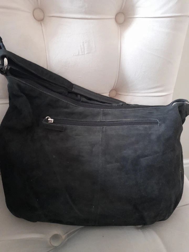 Stunning! MODALU LONDON Black Suede Large Front Ruffle Boho Shoulder Bag - Image 2 of 4