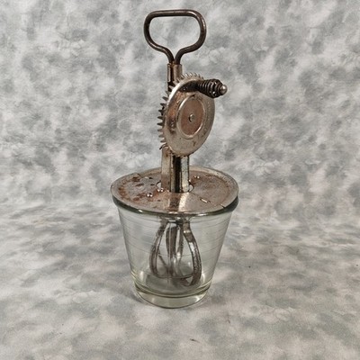 Vintage A&J Hand Crank Egg Beater Mixer w/ Glass Measuring Jar Pat Oct 9 1923 US