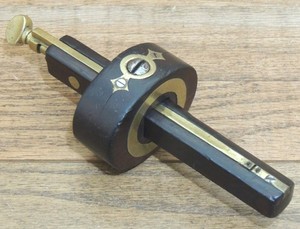 MARPLES ROSEWOOD/BRASS MORTISE GAUGE w/OVAL HEAD-ANTIQUE HAND TOOL-MARKING