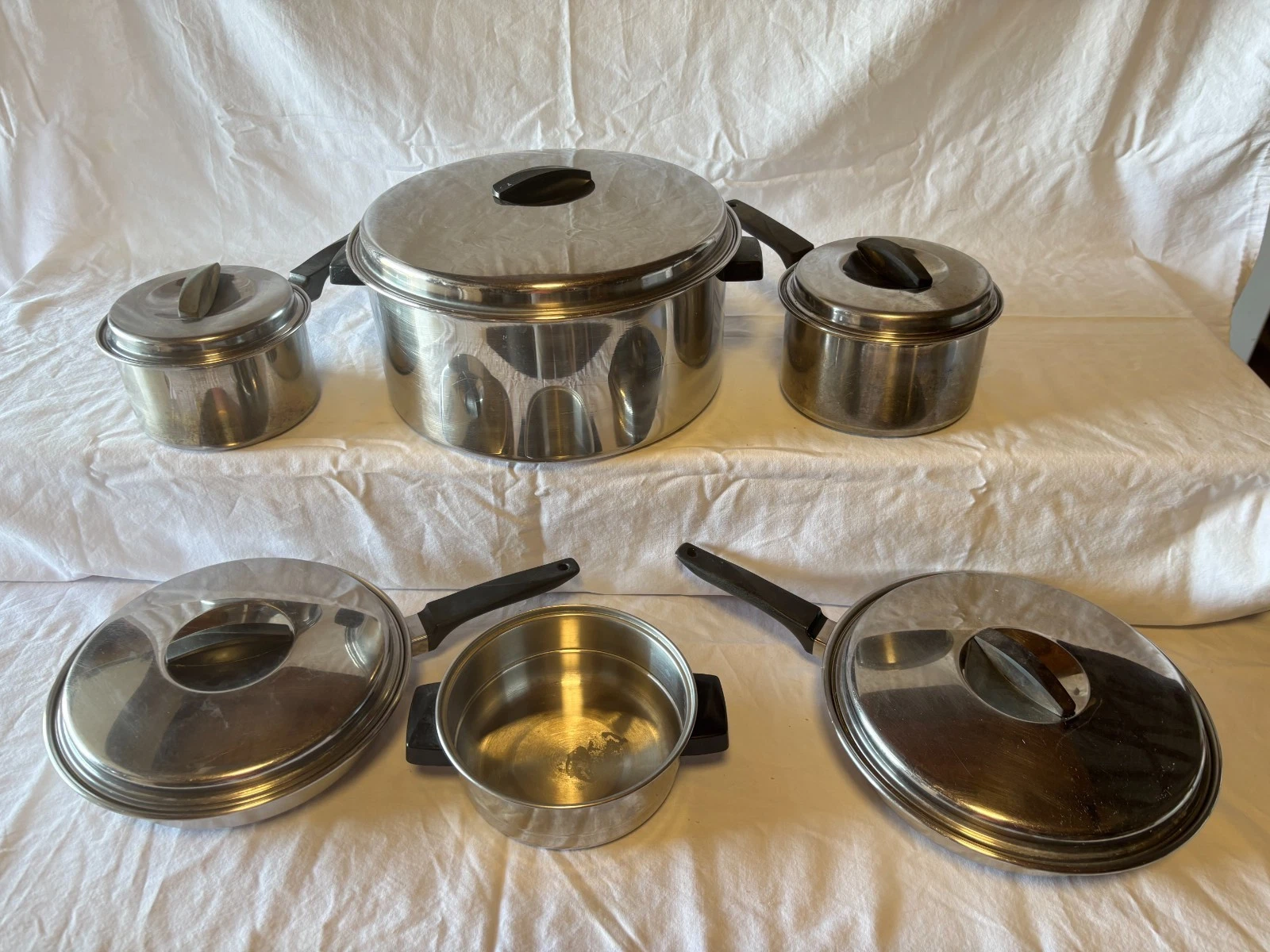 Vintage , Flint Cookware by Ecko , 11 pieces
Opens in a new window or tab