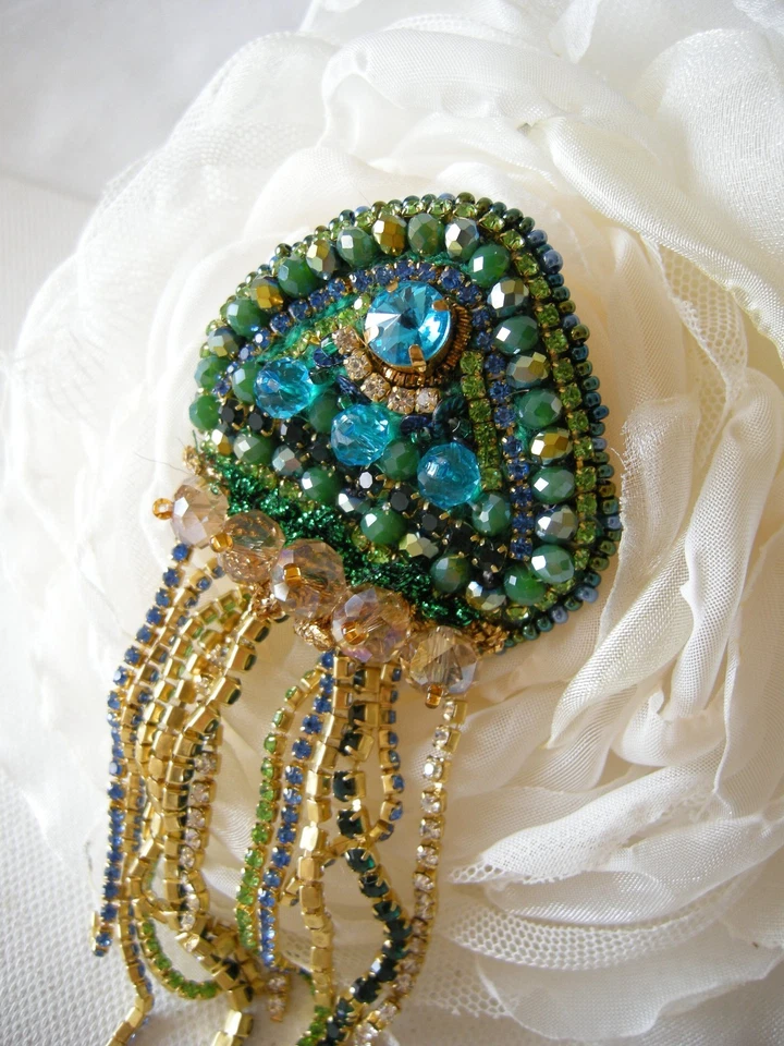 Broche Medusa Verde Hecho a Mano Broche con Cuentas Joyería Vida Marina Foto 2 de 4