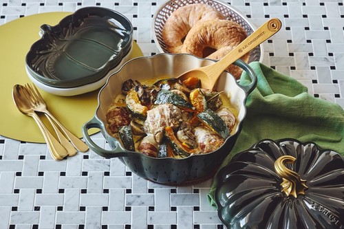 Le Creuset Pumpkin Dish 23cm Time Halloween - Picture 6 of 6