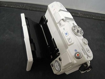 OLYMPUS PEN Lite E-PL6 White body (with accessories) & 15mm