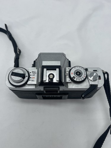 Vintage Minolta XG-1 35mm SLR Film Camera Body Untested - Picture 5 of 10