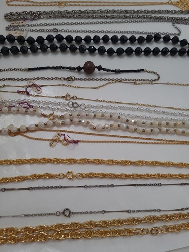 Costume Jewelry Vintage Lot 12 Necklace Charms, Chain, Beads Gold Tone & More U - Picture 23 of 24