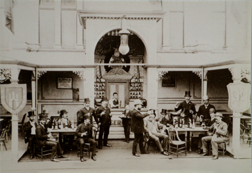 Carte postale vieille Melbourne 1888 Australie cour de bière allemande messieurs habillés RPPC - Photo 1/5
