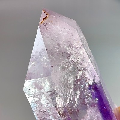 3 große bewegliche Blasen! Seltener mit Regenbogen gefüllter Brandberg Amethyst Enhydro Kristall