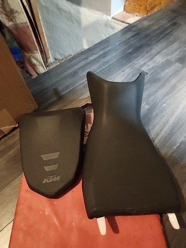 2015 Ktm Duke 790 Complete Seat - Picture 2 of 5