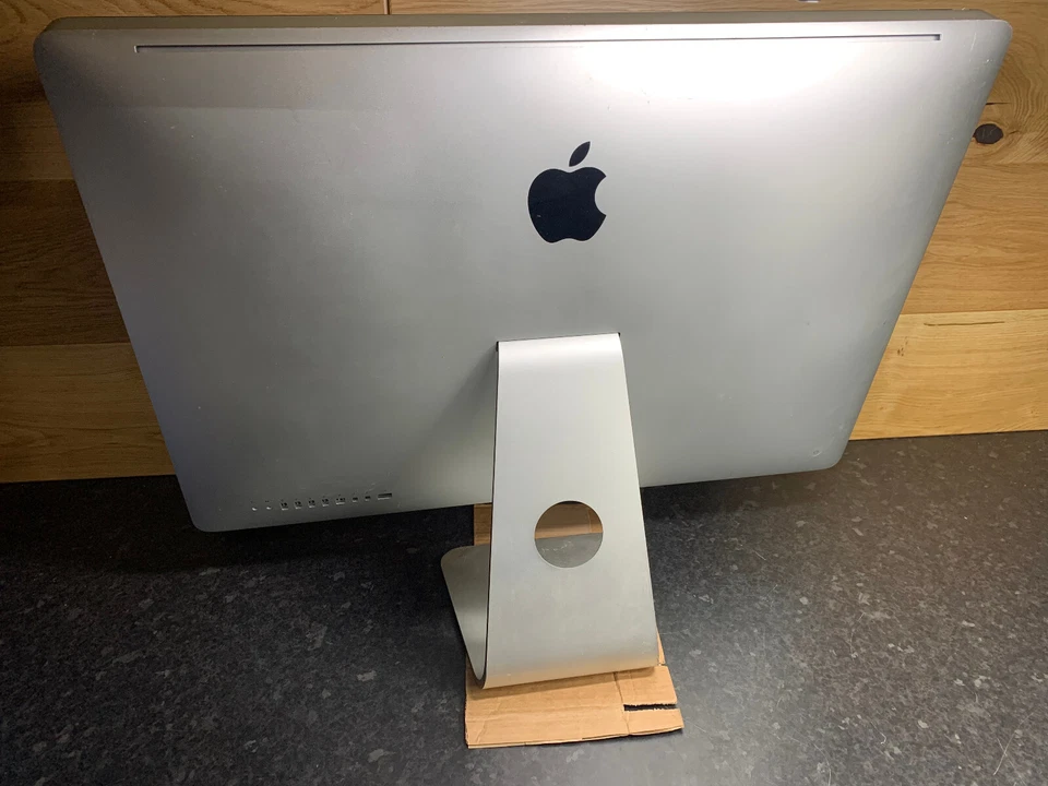 Apple iMac 27" Desktop 2011 Core i5 2.7GHz 4GB Ram 1TB Hdd - Cracked screen - Image 2 of 4