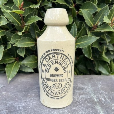 Klassische A. Dartnell Northampton Old English Brewed Ginger Beer Steinzeug Flasche