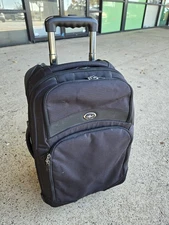 Eagle Creek Tarmac 22 ES Black Upright Luggage Wheeled Carry On Expandable