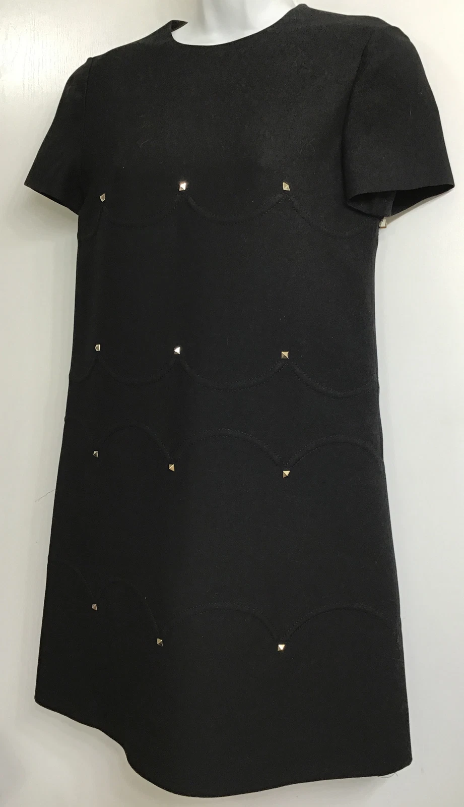 Abito Valentino lana nera manica a crappa borchie oro borchie con etichette $2950 taglia 4