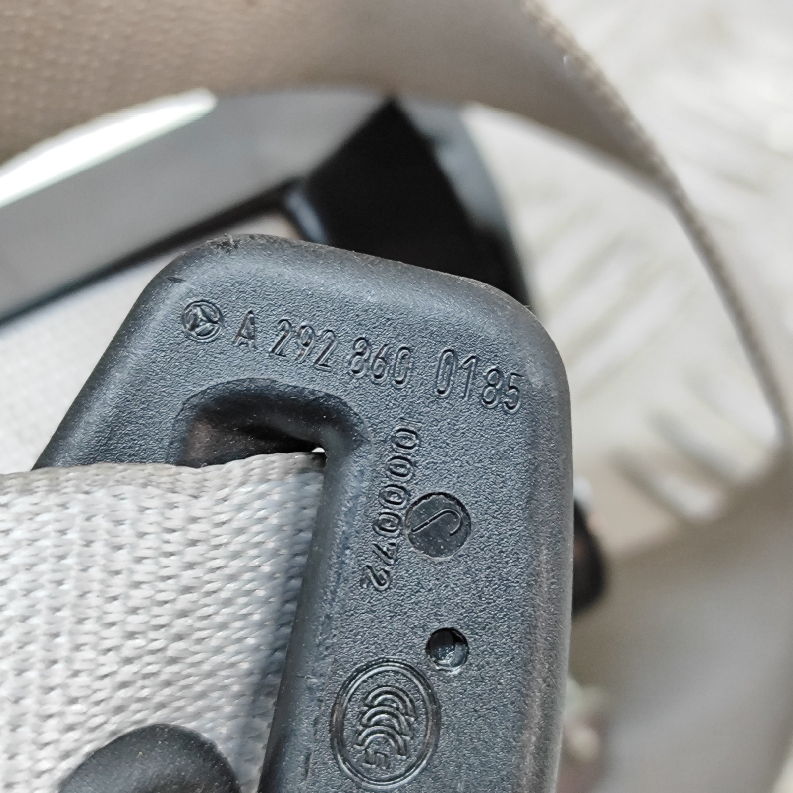 Mercedes-Benz GLE W166 Rear Left Seatbelt A2928600185 for sale 