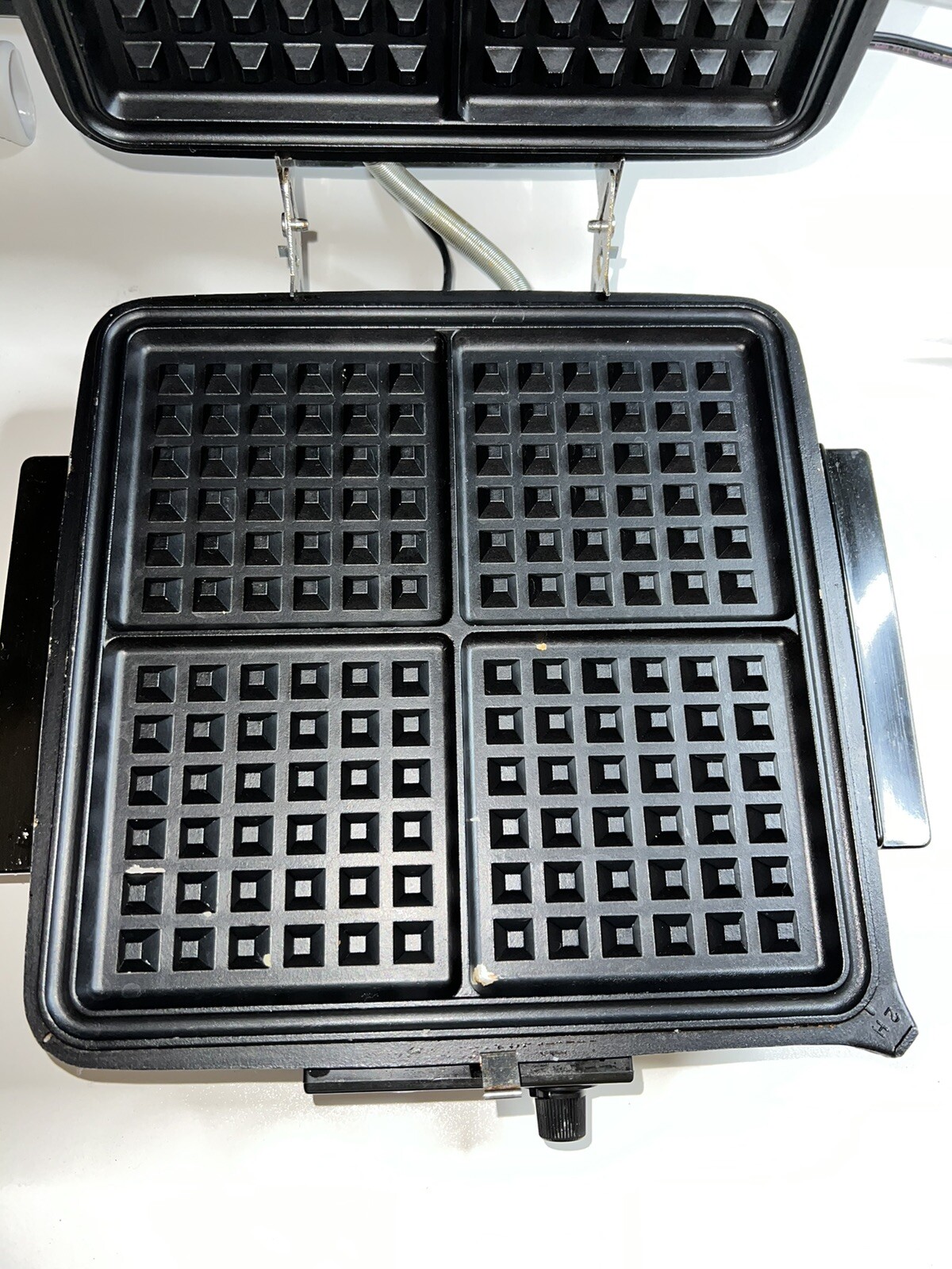 Vintage GE General Electric Chrome Waffle Iron Maker Grill A2G48T