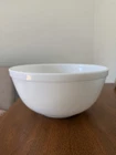 Vintage Pyrex True Opal 2.5 Qt Mixing Bowl
