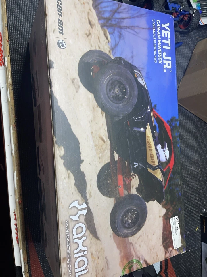 Rare Axial 1/18 YETI Jr. Can-Am Maverick 4WD Brushed RTR AXI90069 - Image 2 of 4